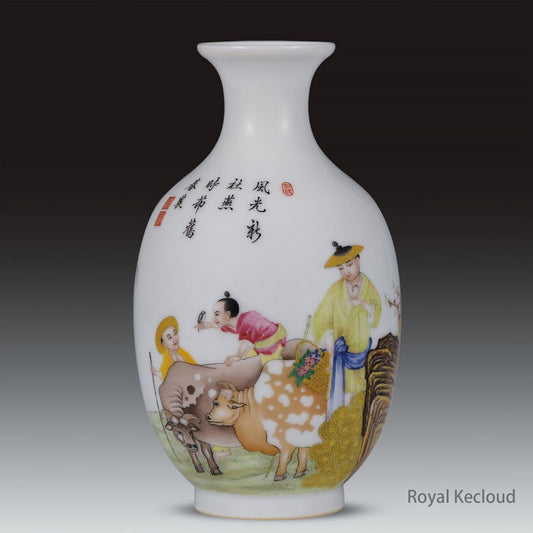 Chinese Royal Porcelain Vase | Qing Dynasty Qianlong Emperor | Enamelled ‘Figures’