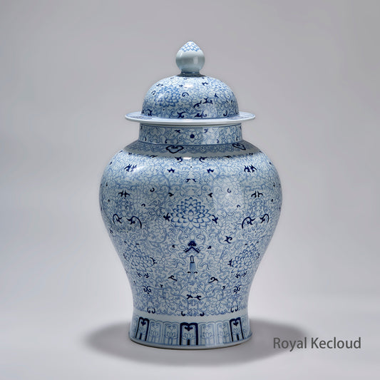 Qing Dynasty Qianlong Emperor (1736–1795) Official Kiln blue and white Porcelain Vase
