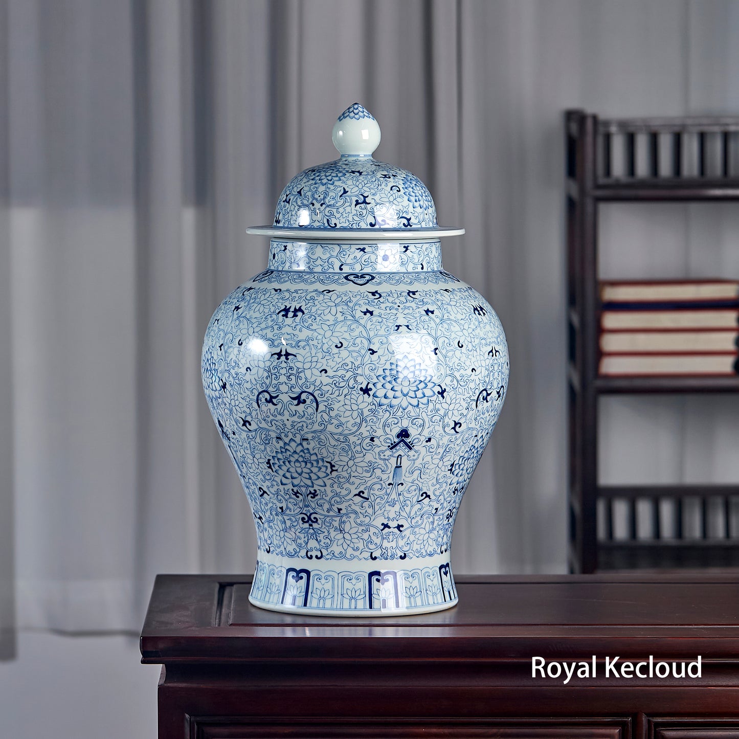Qing Dynasty Qianlong Emperor (1736–1795) Official Kiln Blue and white Porcelain Vase