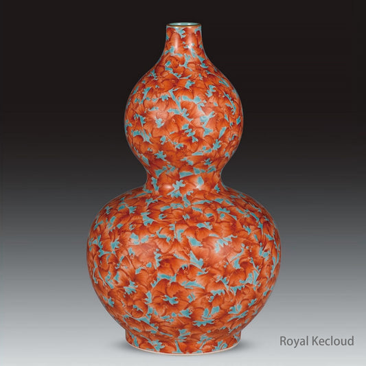 Royal Porcelain Vase | Qing Dynasty Qianlong | Green-Ground Famille Rose Iron-Red ‘Bats’ Double-Gourd