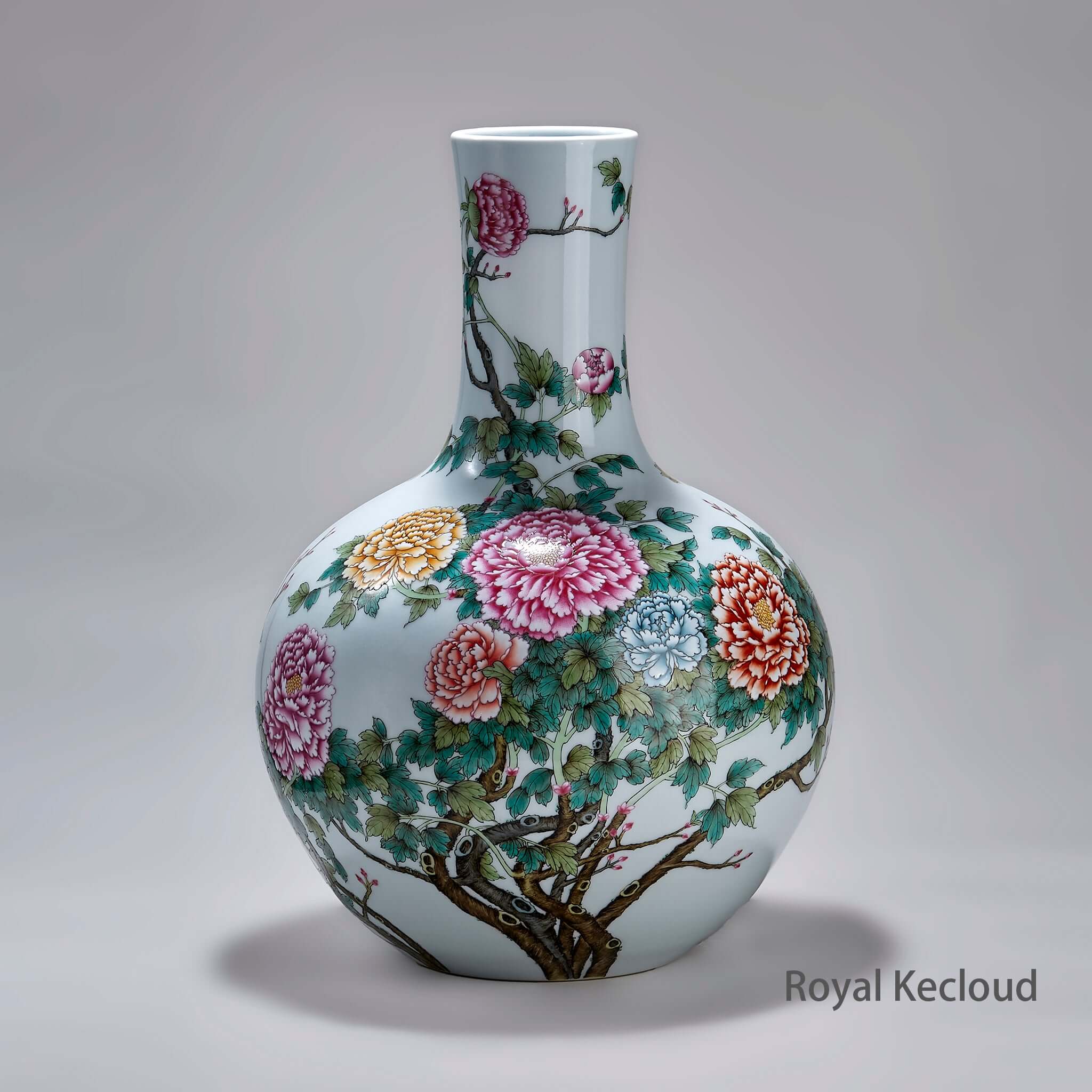 Famille Rose Porcelain Vase | Qing Dynasty Masterpiece – ROYAL KECLOUD