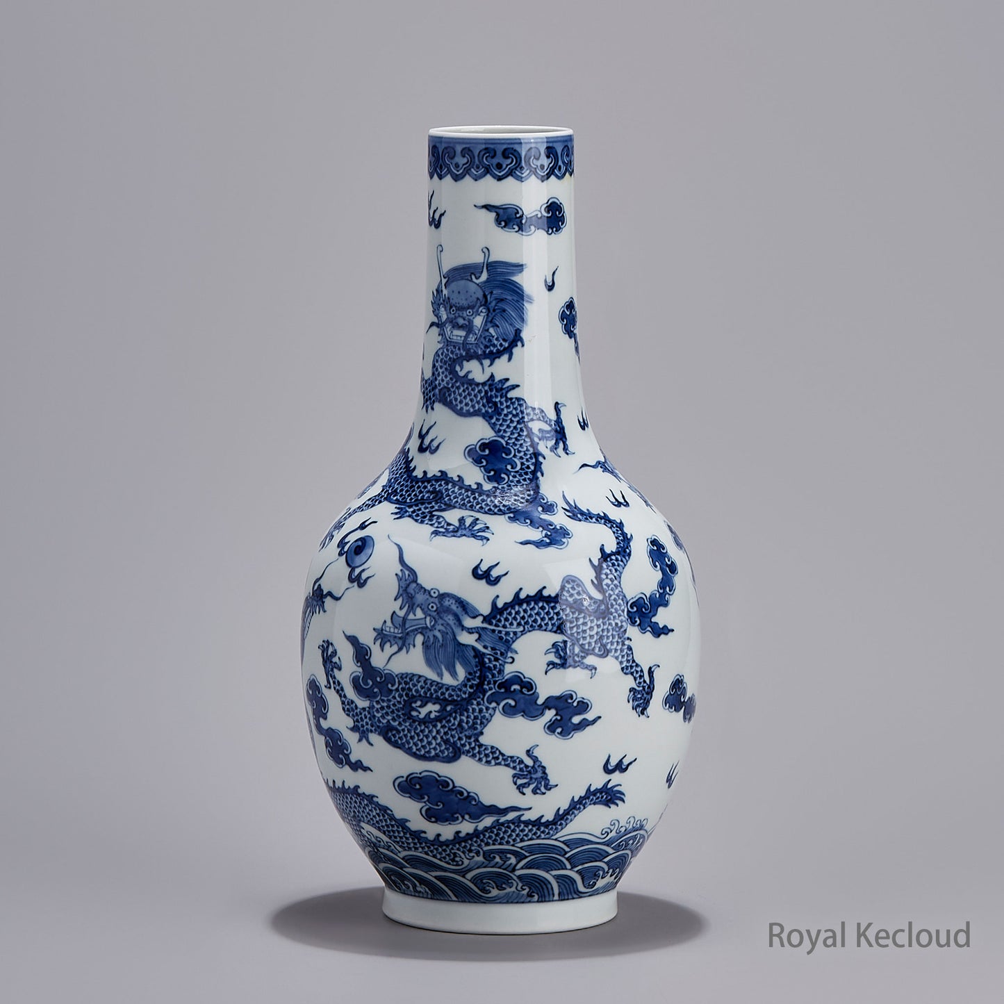 Jingdezhen Handmade Blue-and-white Globular Vase with Dragons