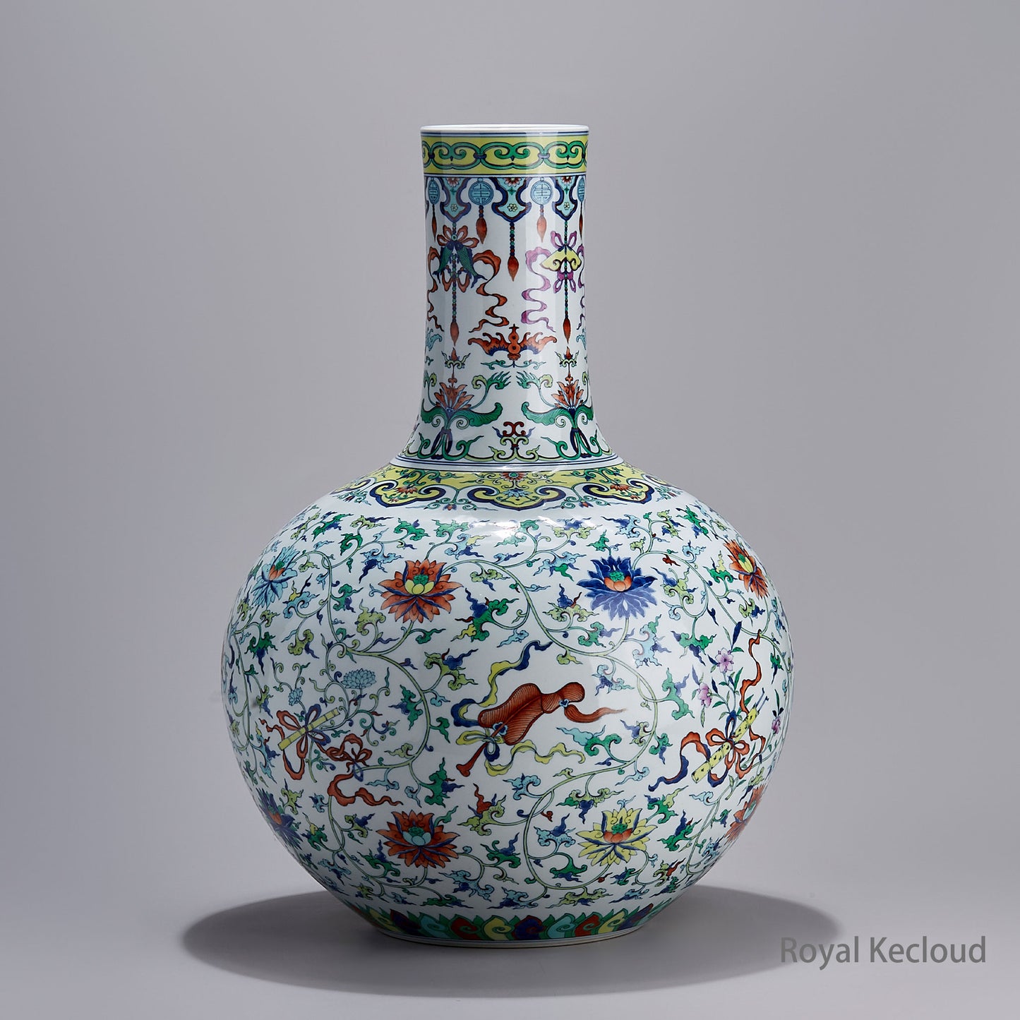A Fine Doucai 'AnBaXian' Globular Vase, Jingdezhen Handmade Porcelain Vase