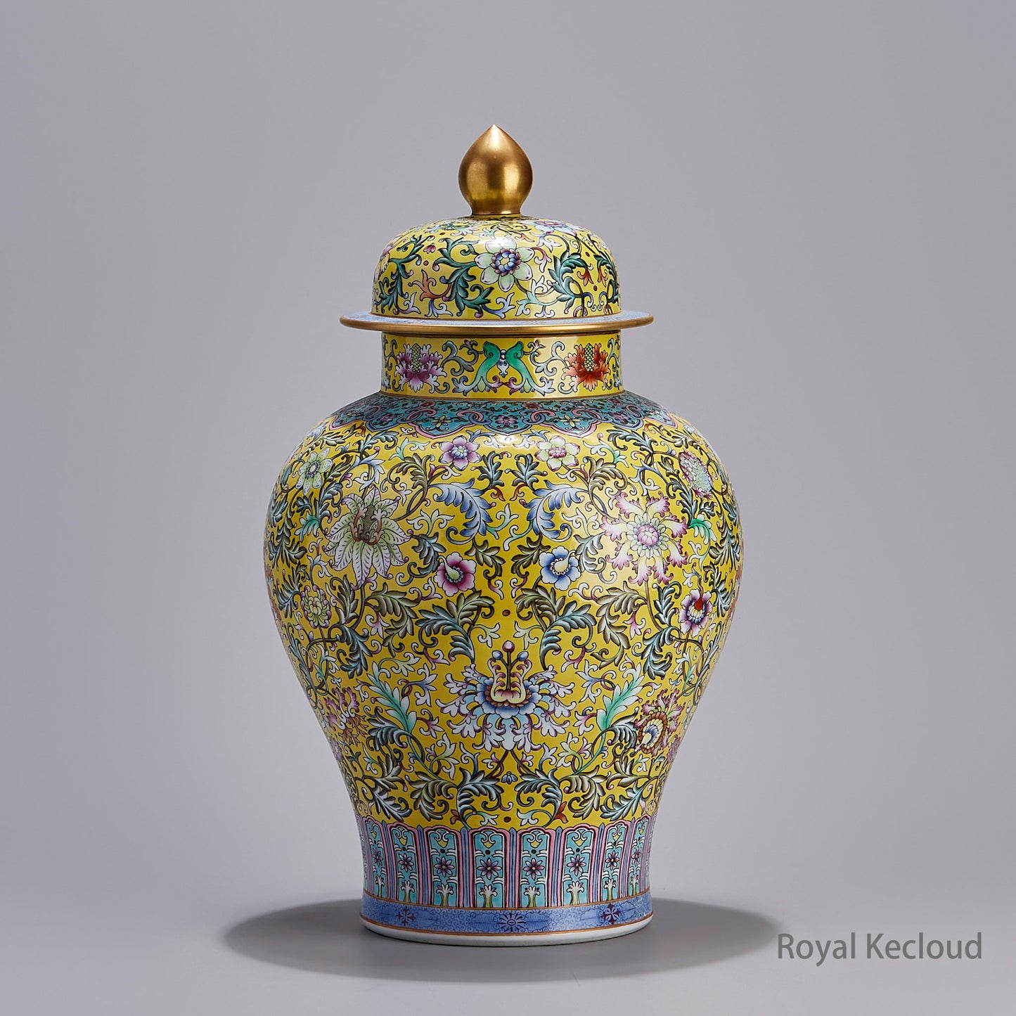 Famille Rose Jar and Cover with Flowers Designs