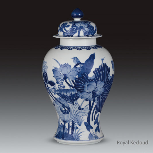 A Blue and White 'Lotus and Artemesia Leaf' Baluster Jar and Cover