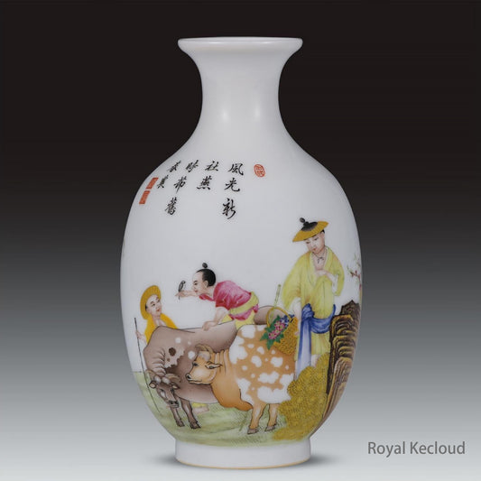 Chinese Ancient Royal Qing Dynasty Enamelled 'Figures' Porcelain Vase