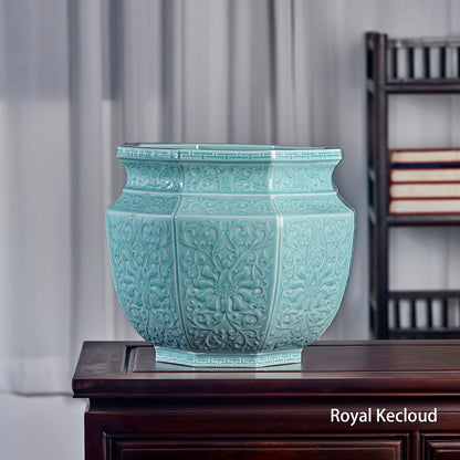 Vase Bleu et Blanc en Porcelaine Royale Ancienne de Chine avec Lotus Entrelacés