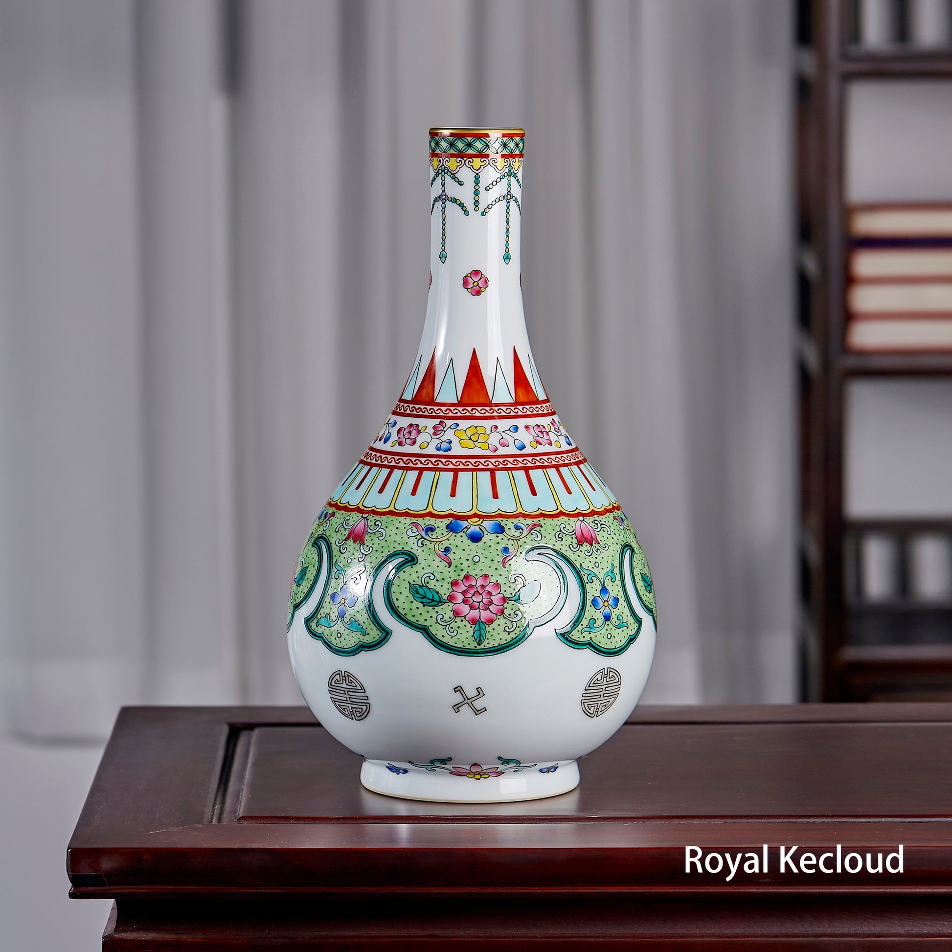 Royal Qing Dynasty Five-Color (Wucai) Porcelain Vase | Qianlong Emperor