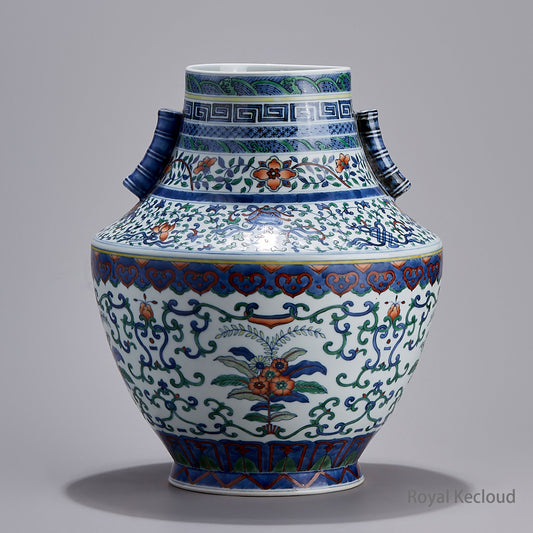 A rare porcelain vase of Chinese royal ceramic arts