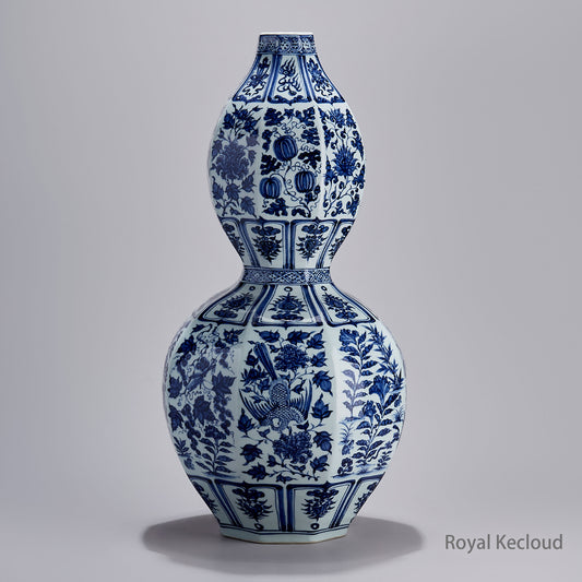 A Rare Blue-and-white Double-Gourd Vase, Jingdezhen Handmade Porcelain Vase