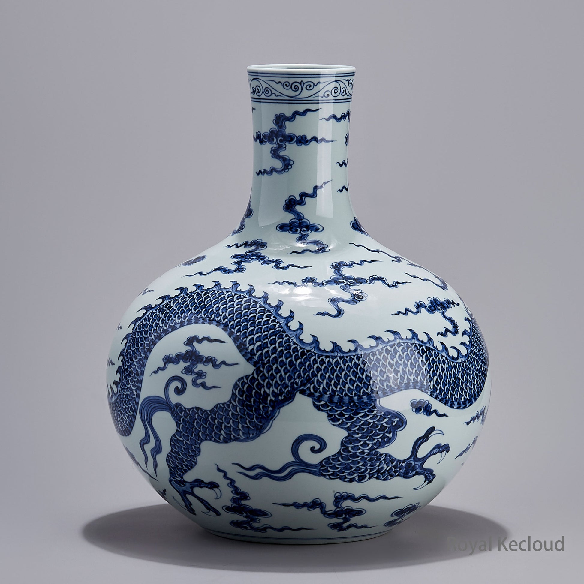 Royalkecloud Blue-and-white 'Dragon' Globular Porcelain Vase