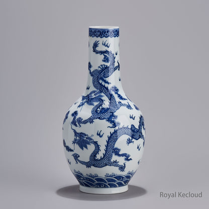 Jingdezhen Handmade Blue-and-white Globular Vase with Dragons