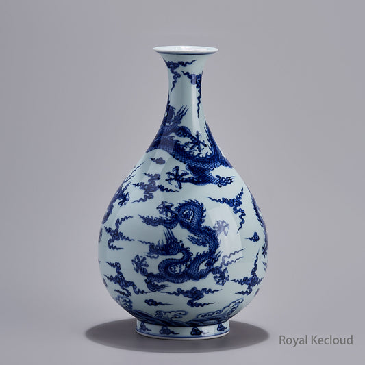 Jingdezhen Handmade Blue-and-white Pear-Shaped 'Dragon' Vase