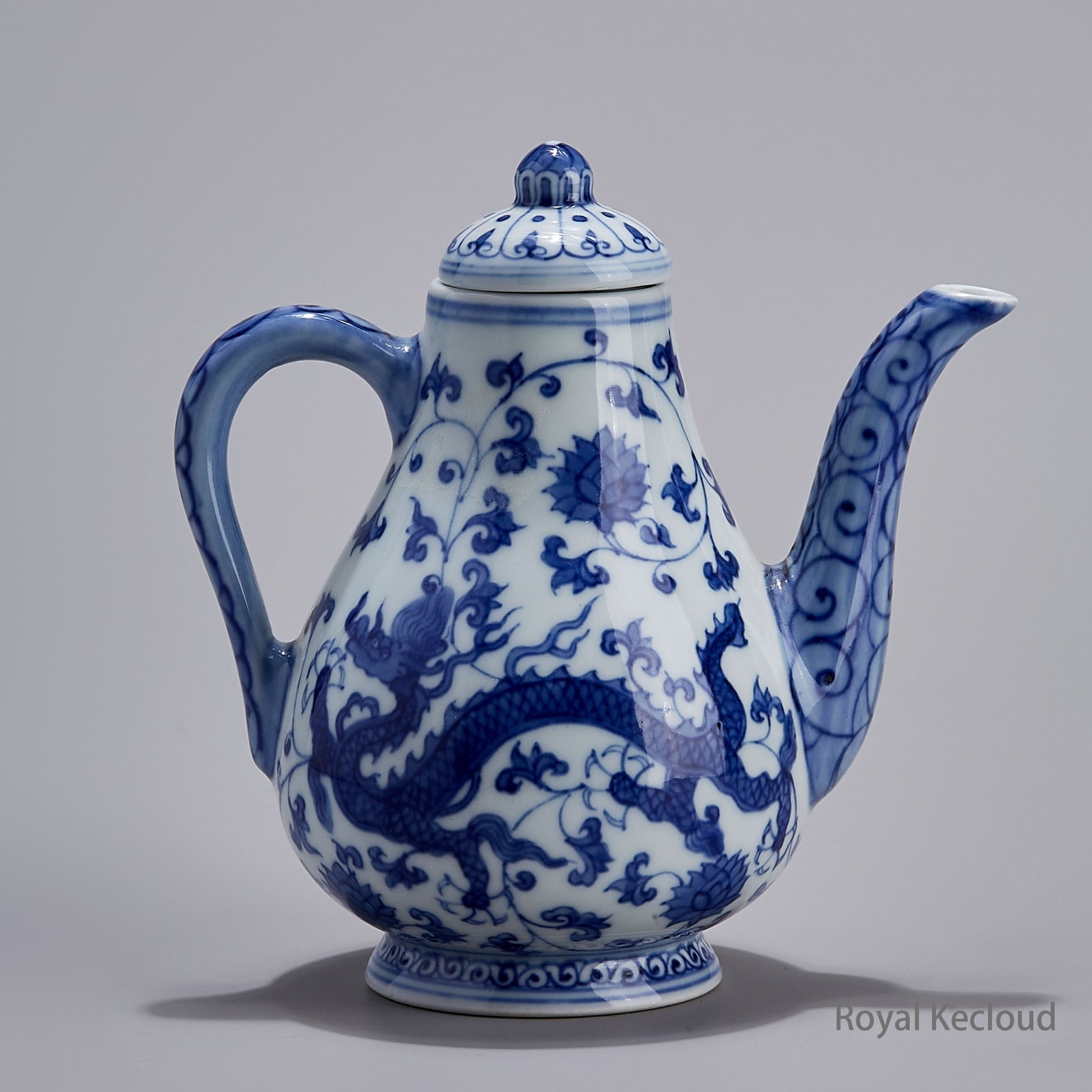 Jingdezhen Handmade Blue-and-white Pear-shaped Ewer with Dragon through Flower