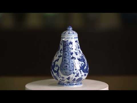 Blue and White Ceramic Ewer | Exquisite Ming Dynasty Art – ROYAL Blue and White Ceramic Ewer | Exquisite Ming Dynasty Art – ROYAL